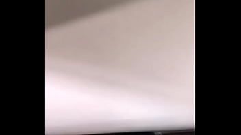 Abspielen Schwanzlutschende Kerle durch das Gloryhole ausspionieren