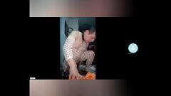 播放 穿着内衣羞辱我:一个奴隶的性经历