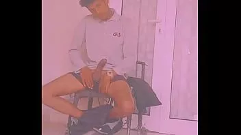 Odtwórz Mam nadzieję zostać aktorem porno. czy jest ktoś, kto mi pomoże? zobacz ten film, zasubskrybuj i zostaw komentarz i zostańmy przyjaciółmi