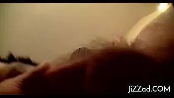 Reproduzir Masturbação intensa de um homo sexy