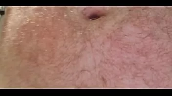 Redare Dezbracare în vestiar, pula zbârcită, slo-mo frumos și prim-planuri