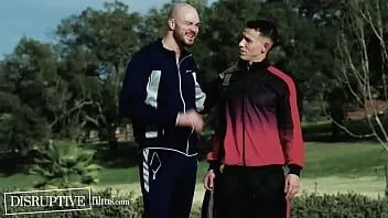 Reproduzir Treinador treina atleta para abrir a mente e relaxar antes do grande jogo - cliff jensen, des irez - disruptivefilms
