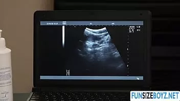 Odtwórz Wielki doktor wilk dominuje nad swoim pacjentem