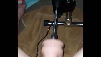 Reproduzir Ftm fodido por máquina de sexo ao orgasmo