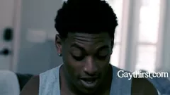 play Treinador do Ripped Ebony fica apaixonado por jogador gay de 18 anos