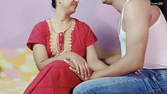 播放 Nikita Bhabhi 和她男朋友的热气腾腾的真实 Desi 自制性爱视频