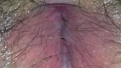 Reproduzir Tesão Gay Amador Julin Fodendo Sua Bunda Peluda com um Vibrador