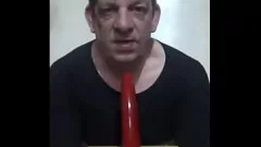 play Video de casă amatori reale: un bărbat bisexual gustă un vibrator pentru prima dată