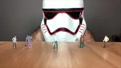 Redare Stormtrooper uriaș sufocă penisul lui Adam Castle în cască Vore Fantasy