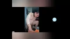 播放 穿着内衣羞辱我：一个奴隶的性经历