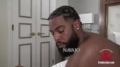 play Big Black Dick Raw: Navajo Kyd Leo primește putere