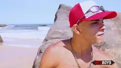 play Öffentliche Orgie am Strand: Amateur -Dreier und Monsterschwänze