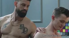 Redare Tatted Hunks acordă Ducati și Alpha Wolfe în sex anal bareback