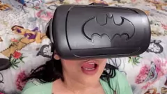 play Подлый дядя ловит племянницы, наблюдая за порно и не может устоять