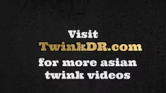 play يتم تربية طبيب آسيوي عاهرة من Twink في جلسة سرج شديدة