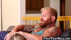 Redare Tatuaj Hunk Riley Mitchel's Bareback Fuck Fest