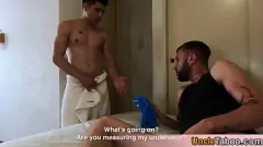 Reproducir Sizzling Latino Roommate hace que la madera de la mañana sea un placer: anal, semen, culo, mamada, handjob