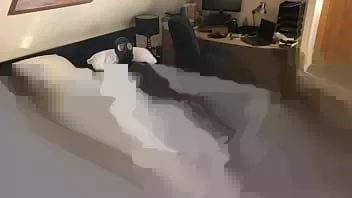 播放 橡胶史蒂夫身着全橡胶套装，带 s10 呼吸器罩，穿着靴子