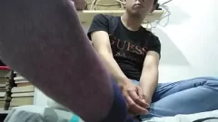 Riproduci Esplorando il mio culo e i miei piedi in una sessione solista arrapata con una calda azione fetish gay