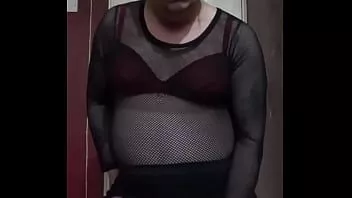 Reproducir El gay bisexual travesti mark wright quiere que dos tíos le follen el culo al mismo tiempo mientras él juega con su polla y se hace correrse