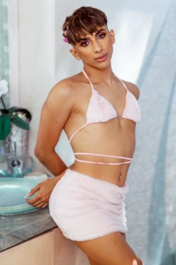 Pornostar Foxy Alex